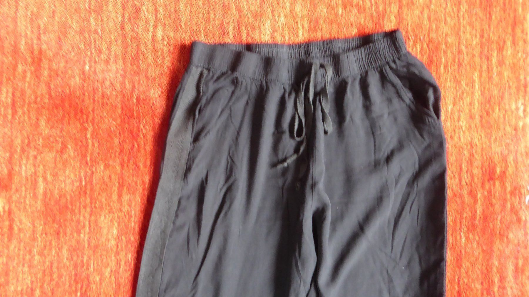 Pantaloni: Luftig leichte Sommerhose Gr M mit Knöpf – Usato da Sargans venduto da Benziner 4