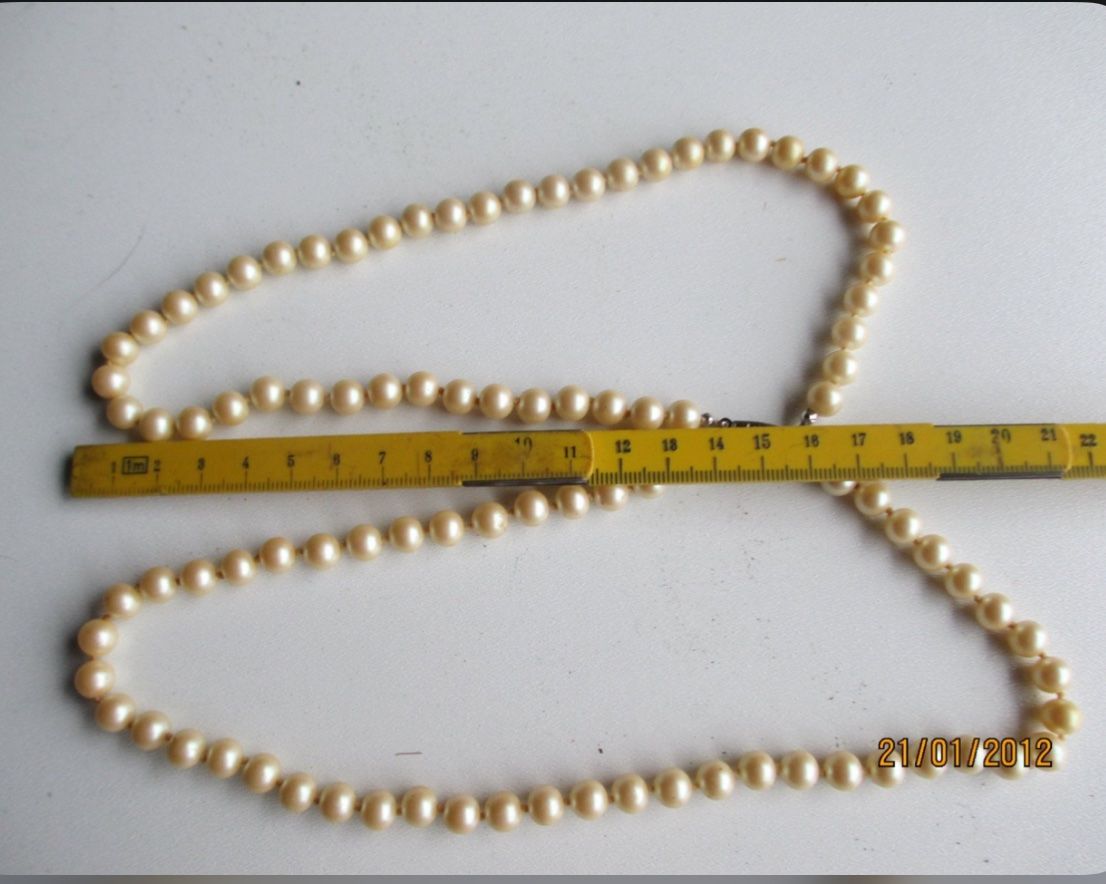 Perlen (unechte): Elegante Perlenkette, zeitlos! – Gebraucht aus Kreuzlingen von met_w8z6 2