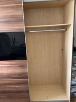 Grosser Schiebetürenschrank mit viel Stauraum zu verkaufen!