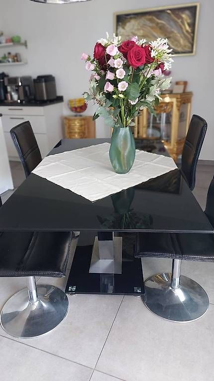 Tischset: Moderner schwarzer Glastisch mit 4 eleganten Designerstühlen – Gebraucht aus Full-Reuenthal von ral_w2p2 1