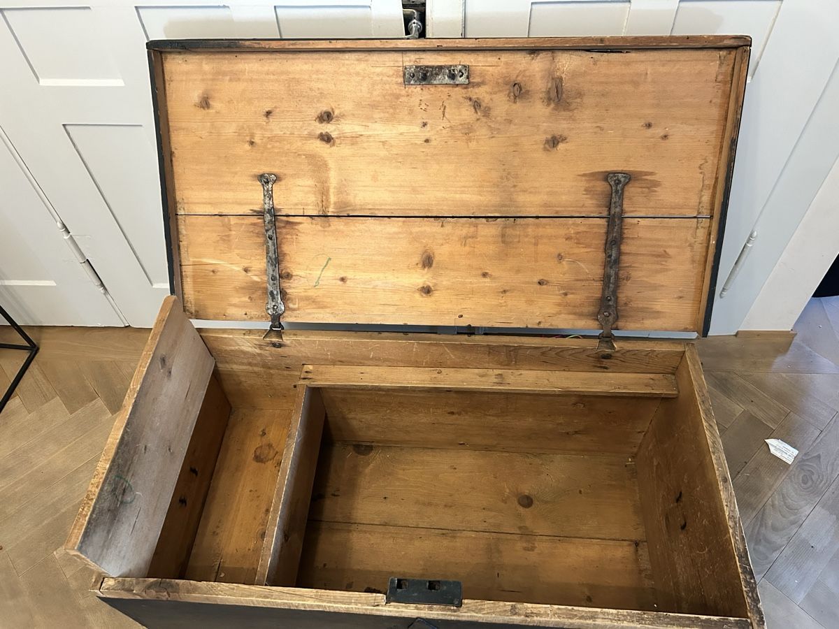 Truhen: Schwarze Holztruhe – Gebraucht aus Zürich von kunterbunt013 7