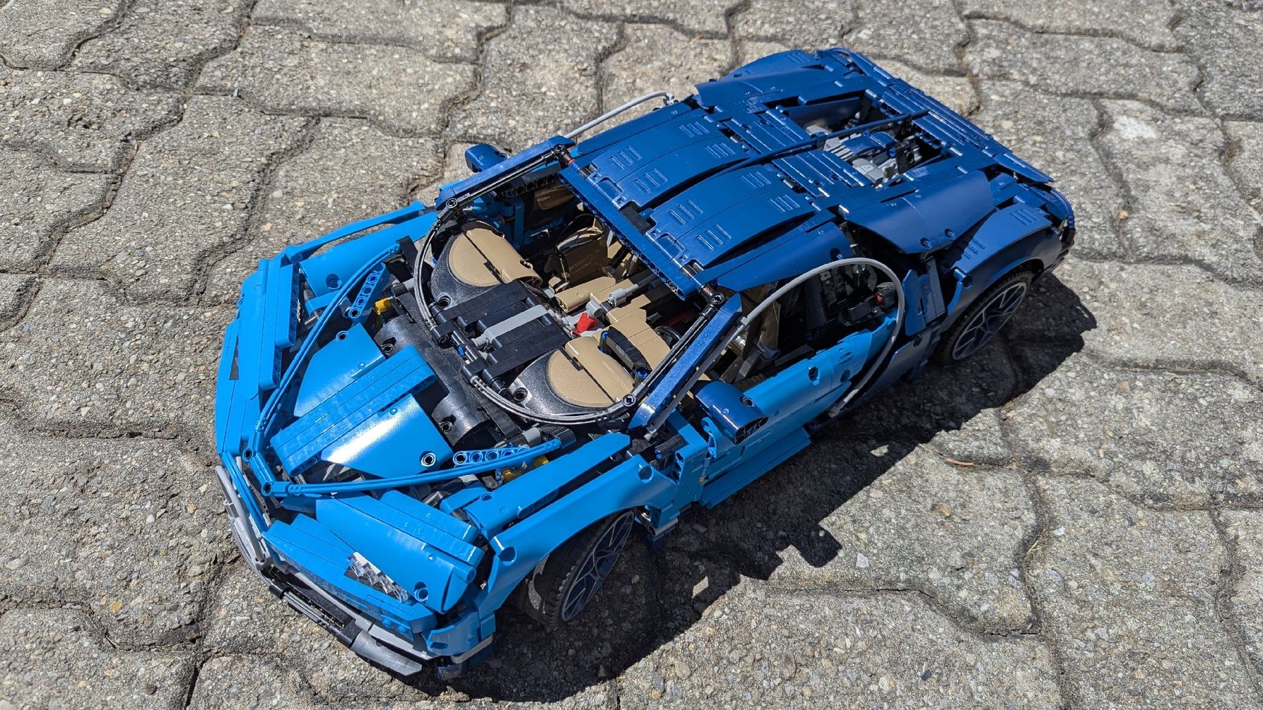 Lego Baukästen: Lego - Bugatti Chiron – Neu (gemäss Beschreibung) aus Lyss von 3250er