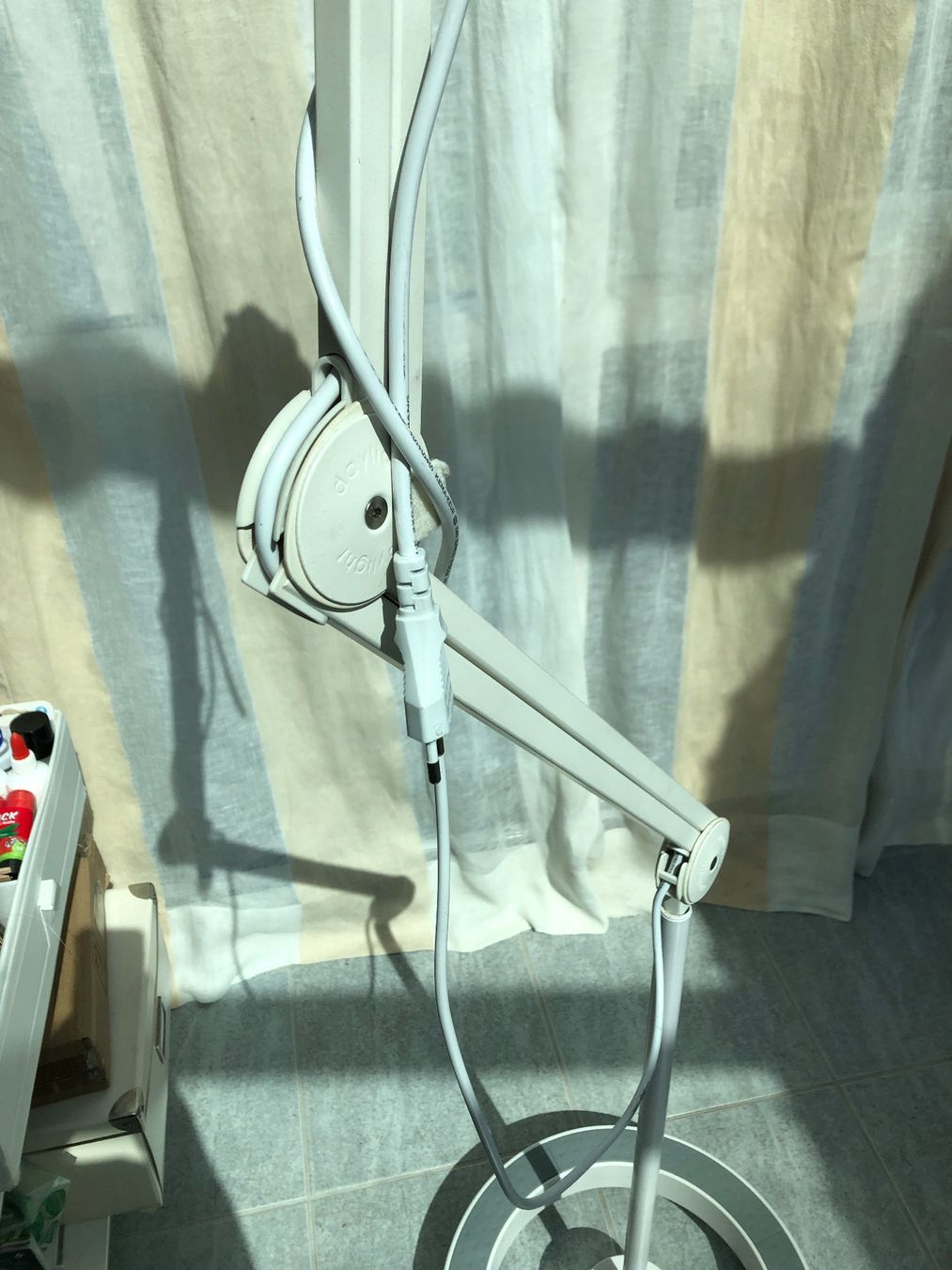 Lampade: Lupenleuchte Daylight mit Lupe, mit Stativ, weiss – Usato da Arlesheim venduto da leyRum4.5 2