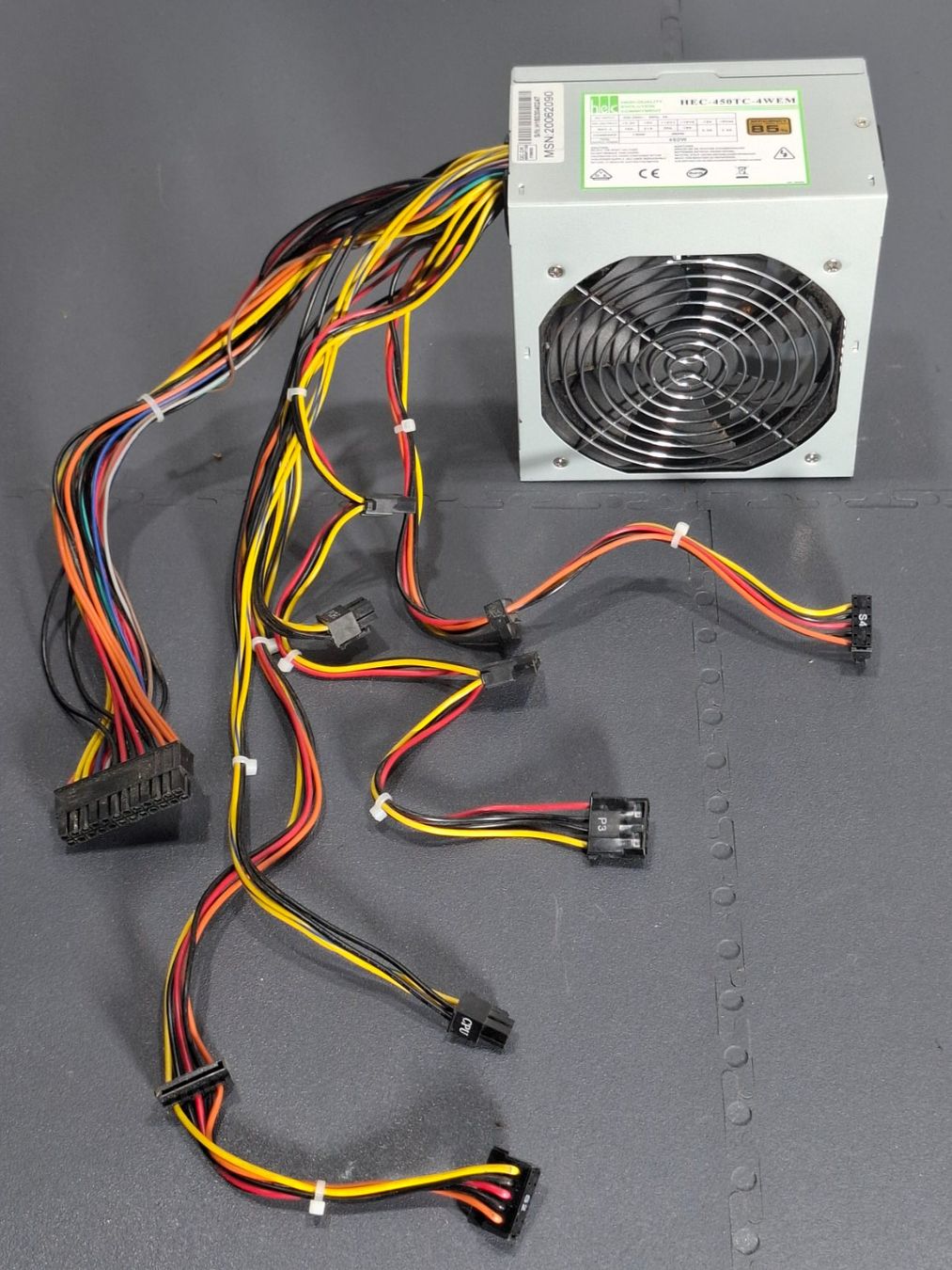 Custodie: Alimentation PC HEC-450TC-4WEM 450 W – Usato da Villars-Ste-Croix venduto da pau_8fls 1