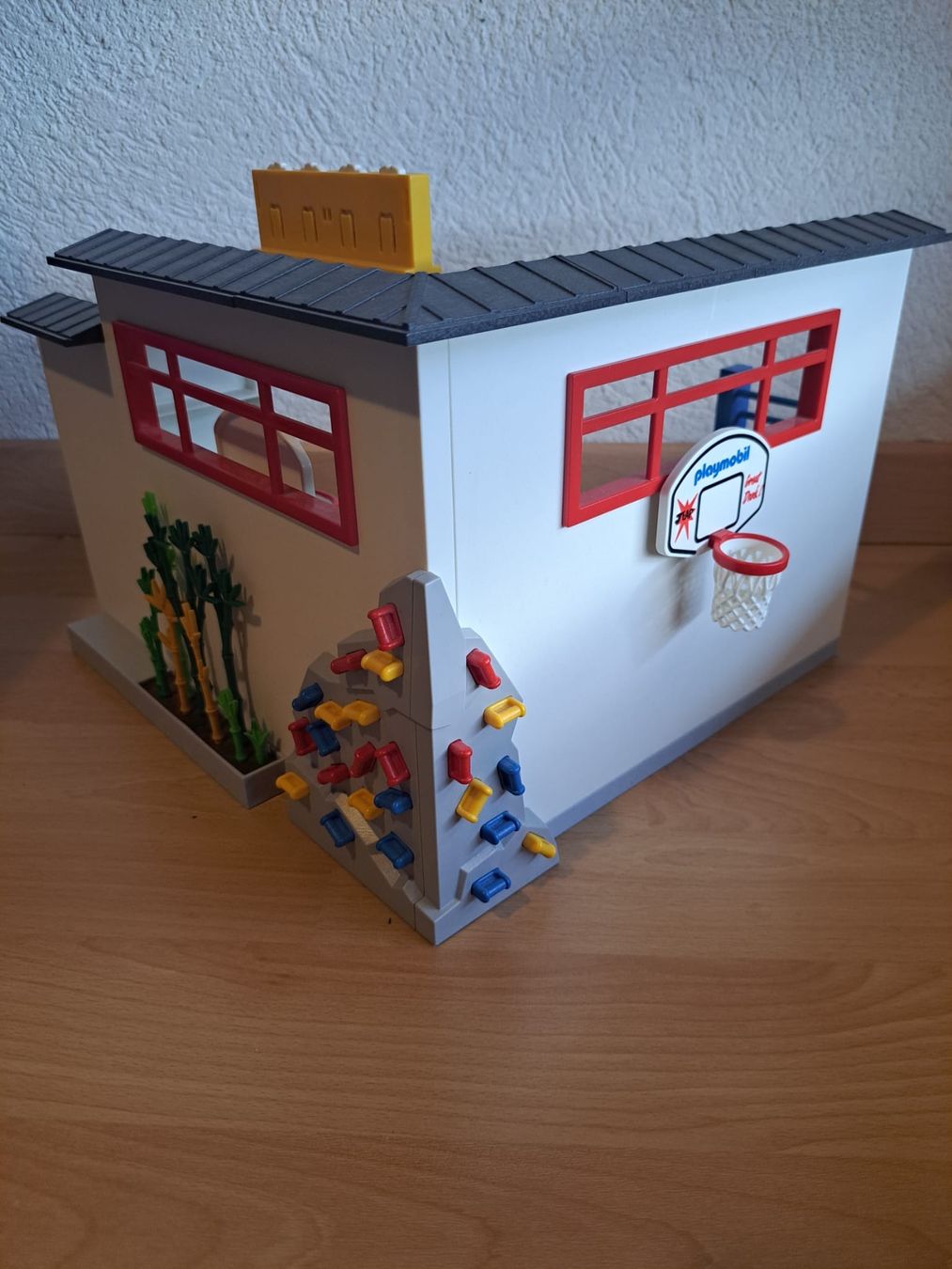Playmobil Spielzeuge: Playmobil Turnhalle – Gebraucht aus Frutigen von mai78 2