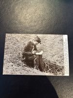 Carte postale ancienne : Soldat écrivant - Collection !