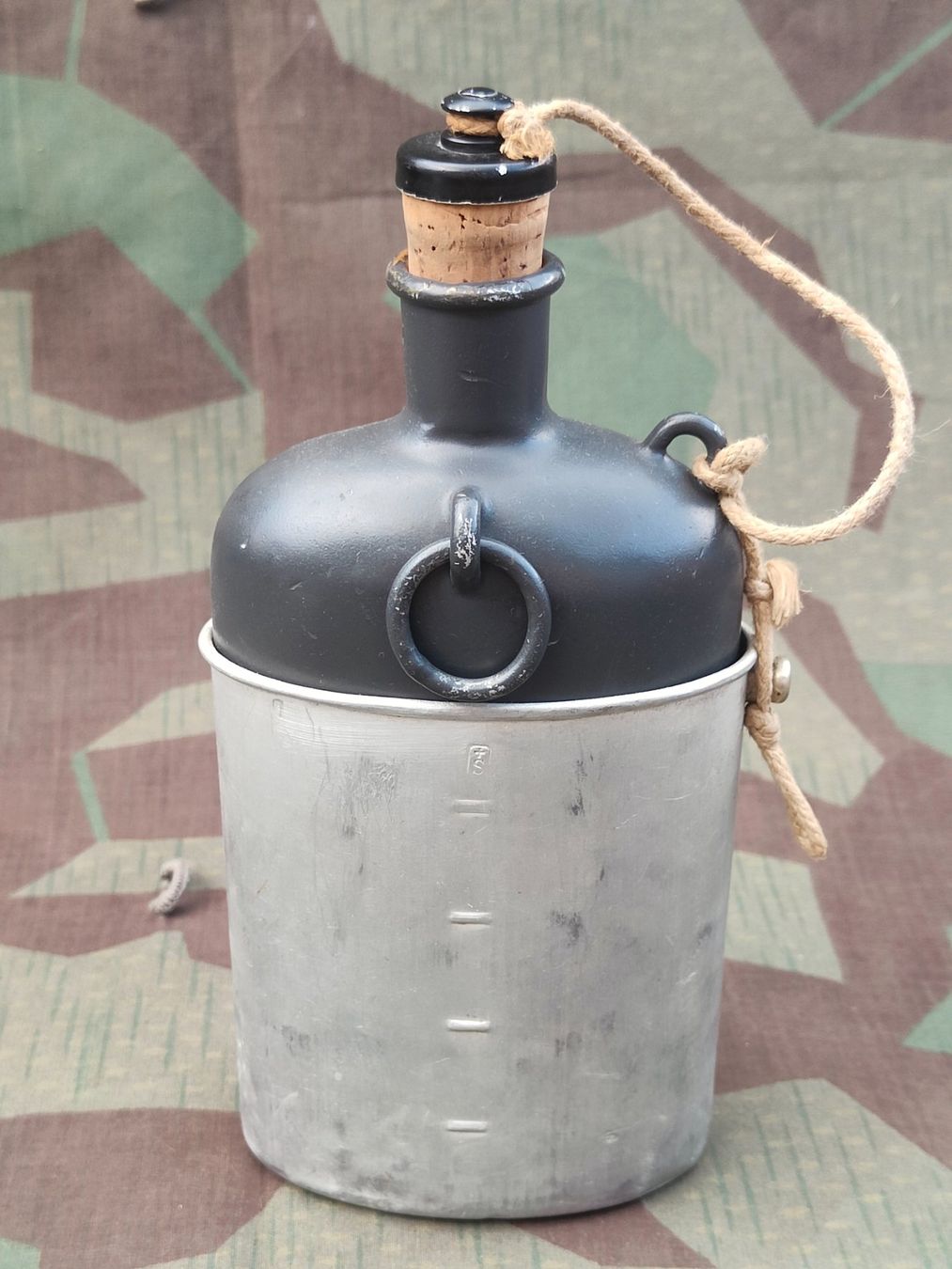Schweizer Armee Uniformen: Feldflasche Ord. 1932 grau – Gebraucht aus Bauma von SwissMilitaria