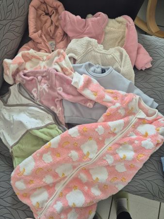 Lot de vêtements bebe fille taille 58 pour hiver
