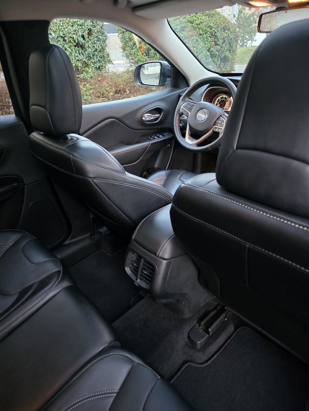 Jeep Autos: Jeep Cherokee Limited 2.0 TD – Gebraucht aus Zürich von Troval84 8