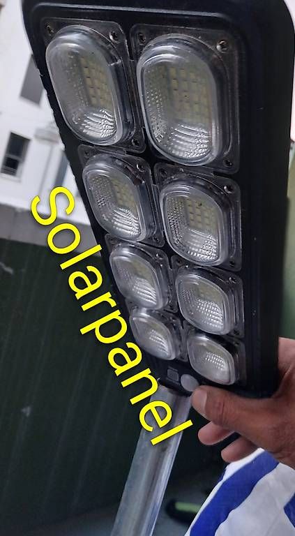 Lampade: Solarleuchte mit Panel 9 LEDs neuwertig – Usato da Basel venduto da ner_5gnp 2