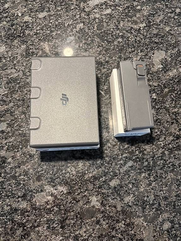 DJI Batterie, Caricabatterie & Alimentatori: DJI Avata 2 intelligenter Flugakku plus Ladehub – Usato da Gipf-Oberfrick venduto da Jobo99