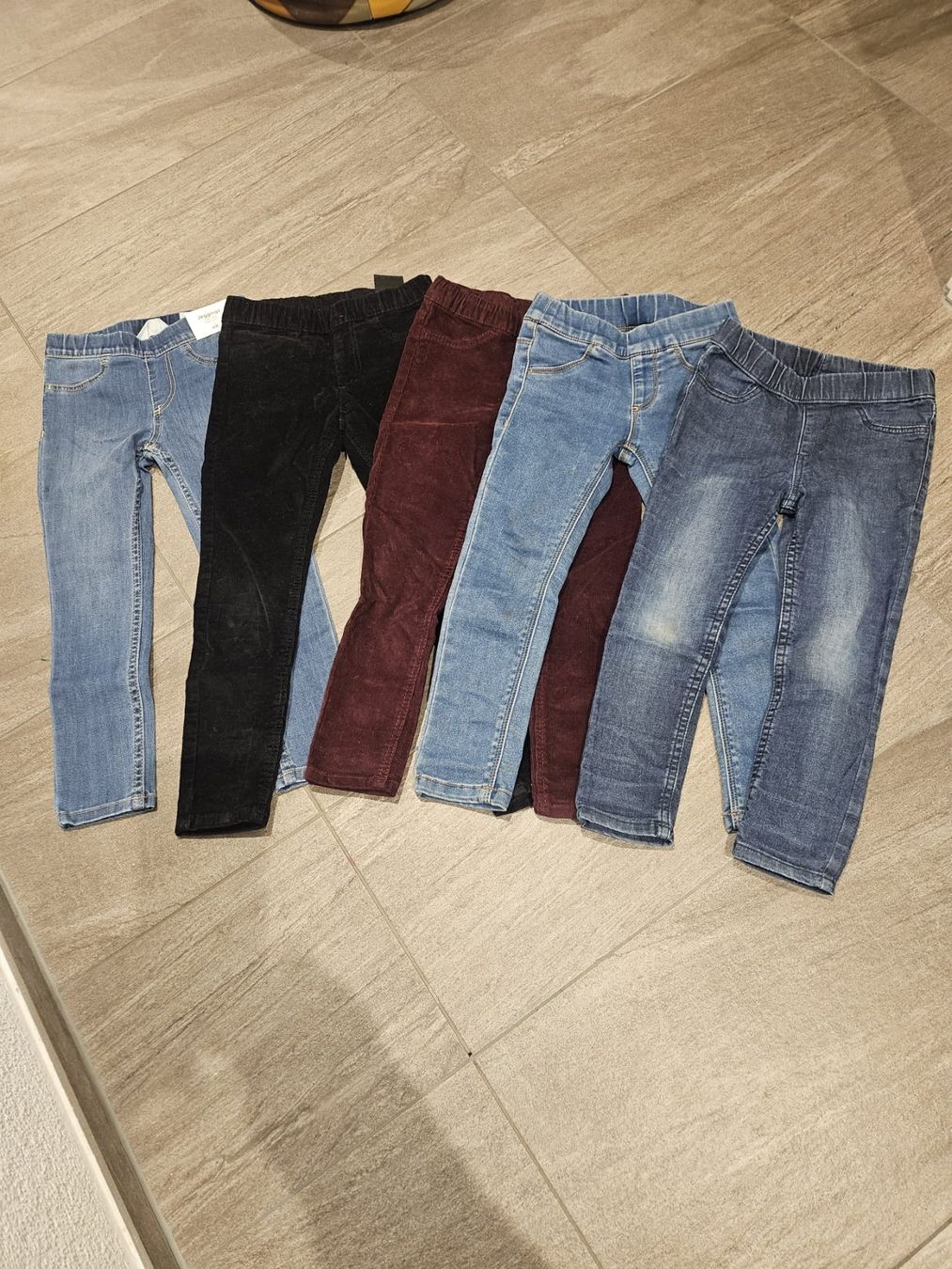Lotti & Set di vestiti: Tolles Mädchen H&M Hosenpaket – Usato da Spiez venduto da ste_wvy9