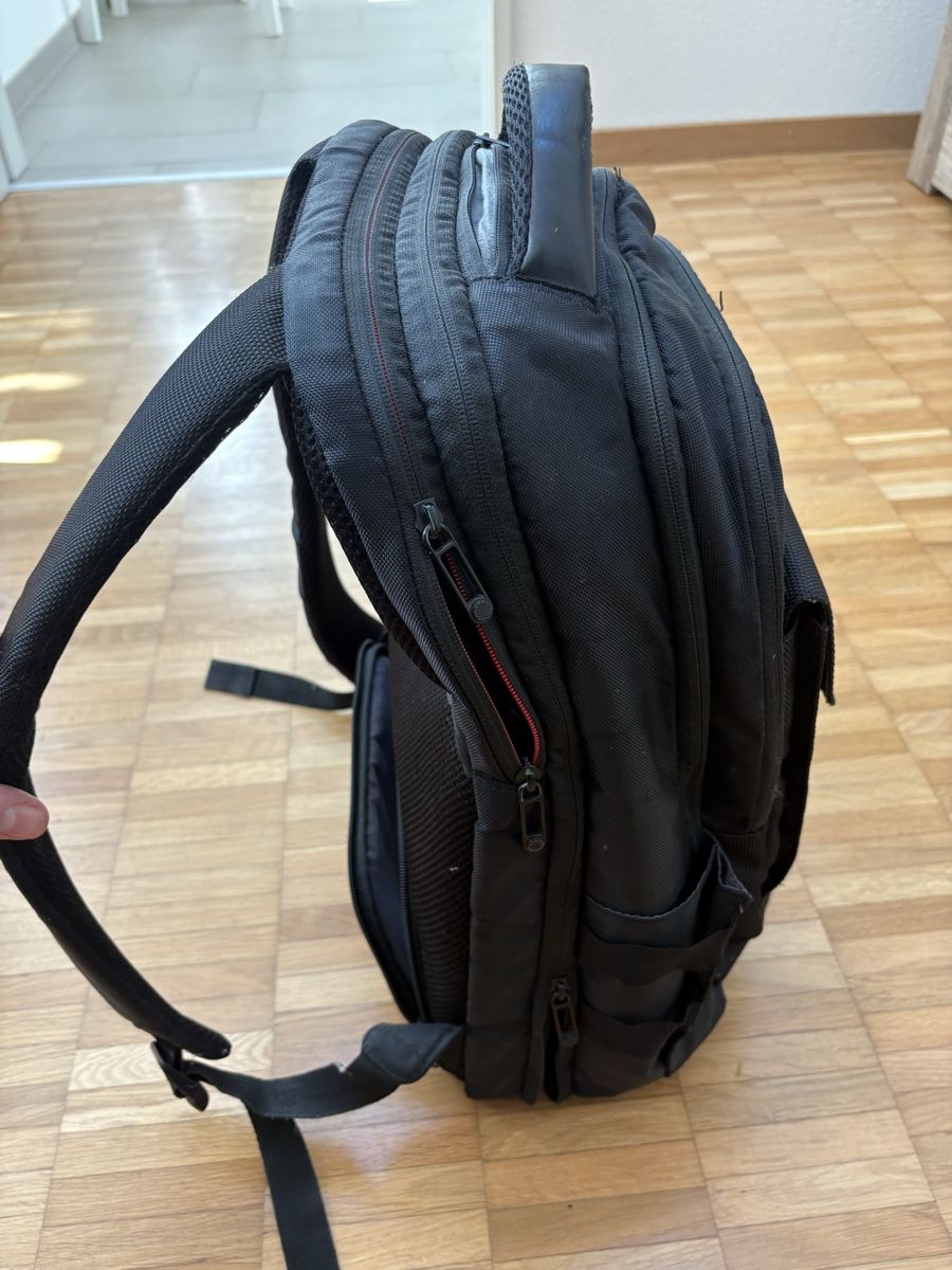 Lenovo Zaini: Lenovo ThinPad Professional Backpack - 4X40E77324 – Usato da Zug venduto da zors00 4