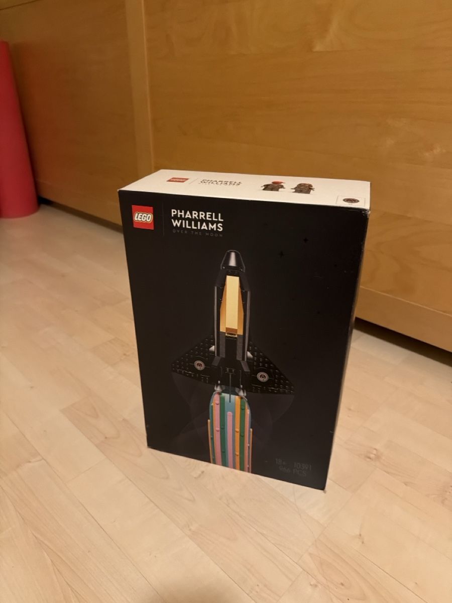 Lego Baukästen: Lego Pharrell Williams – Neu und originalverpackt aus Oberdorf SO von hop_x2bq