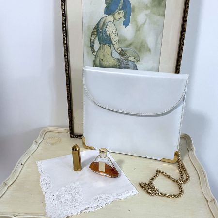 Kleines weisses Umhängetäschchen Goldkette VINTAGE 1980s