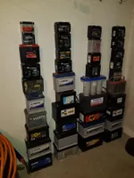 DEFEKT! 21 x Autobatterie, 18 x Motorradbatterie