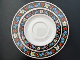 LANGENTHAL  KUCHENTELLER  UND  UNTERTASSE