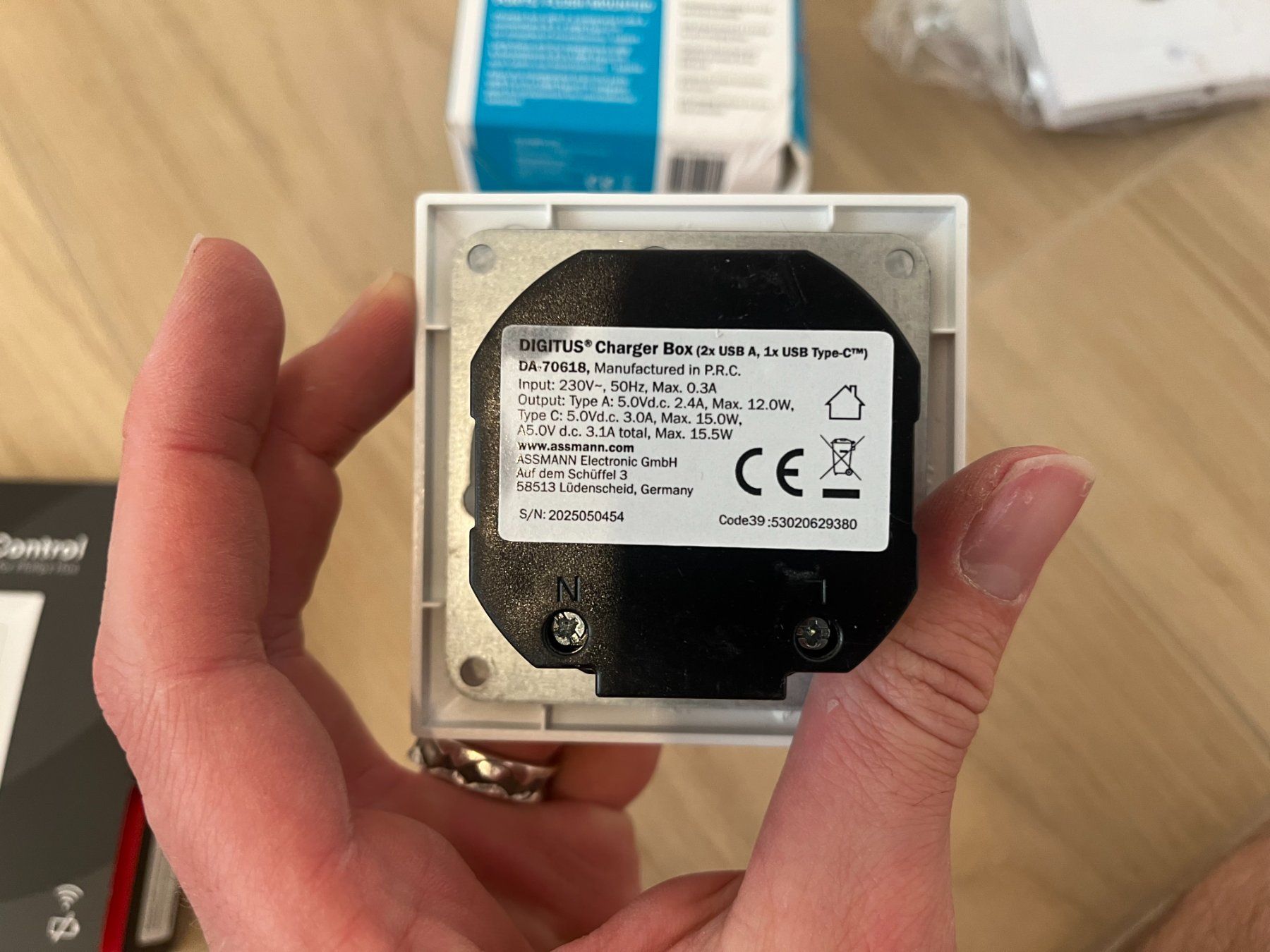 Spine: 5x HDMI Wanddose, 2x Digitus USB A & USB C Wanddose – Usato da Frauenfeld venduto da Hv 5