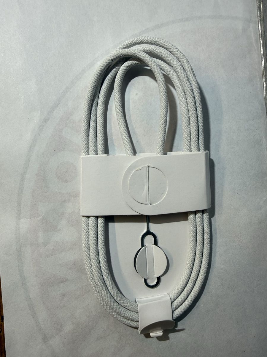 Cavi: Câble USB-C vers USB-C blanc  neuf  – Nuovo e nell'imballaggio originale da Lausanne venduto da Licio7