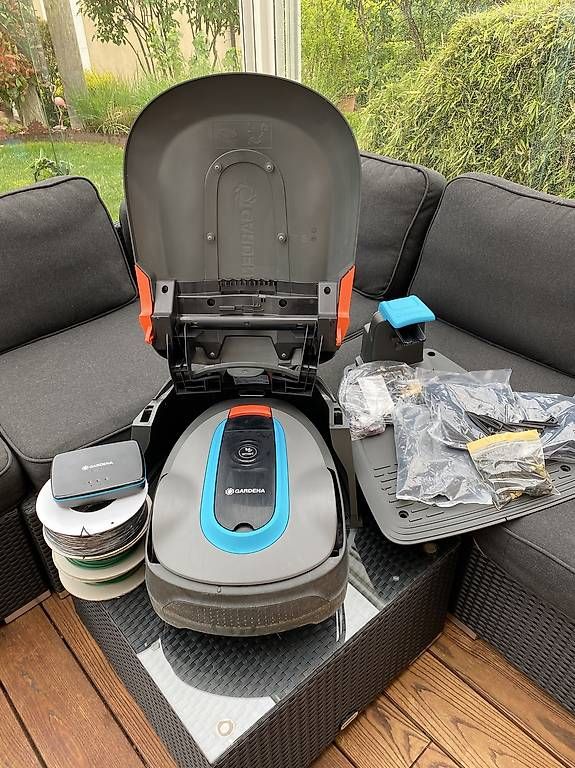 Tagliaerba: Gardena smart Sileno City 500 + Garage + Base neuve – Usato da Cheseaux-Lausanne venduto da Fannelle01