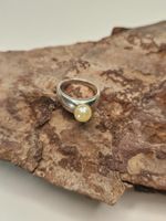 Silberring mit synthetischer Perle, kleinere Grösse