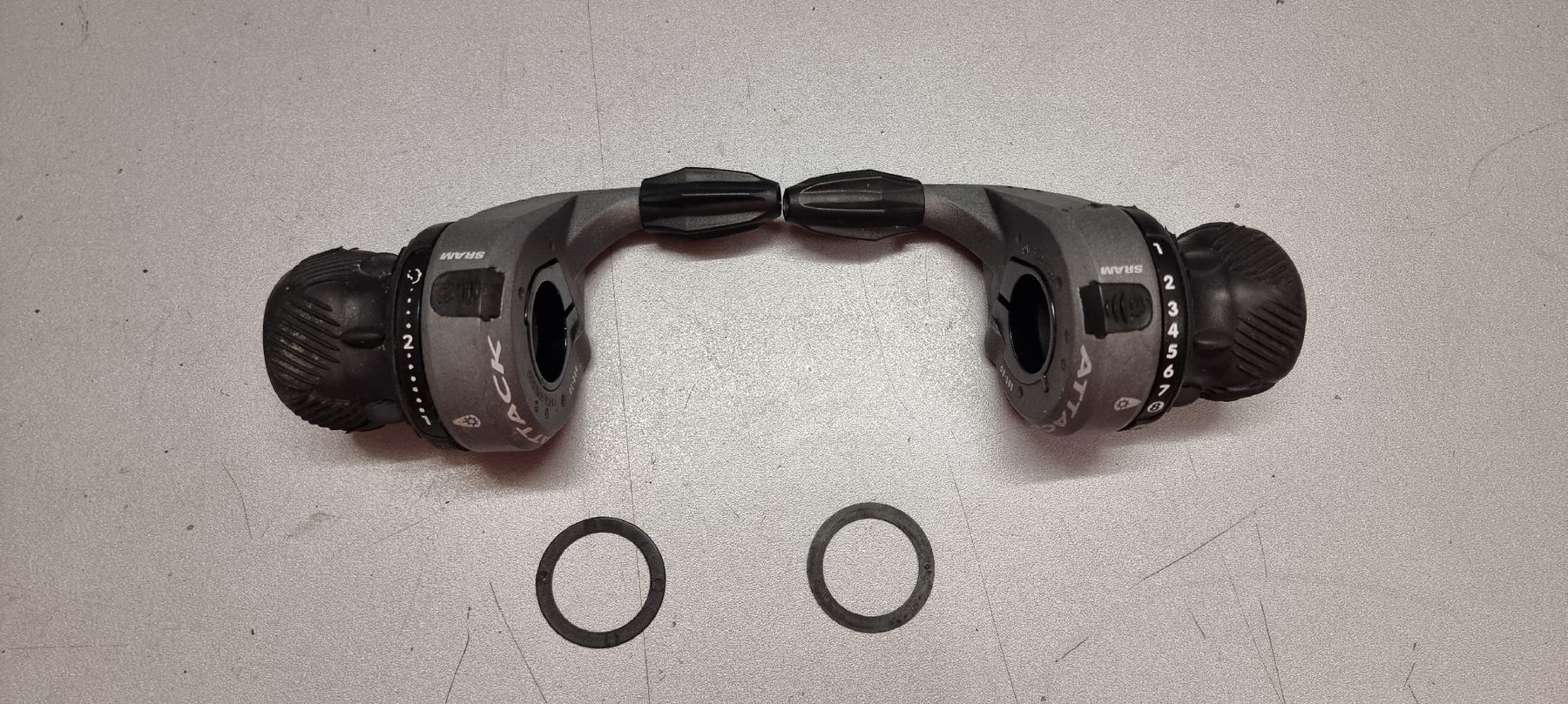 Sram Pièces détachées: Sram Grip Shift - Versand möglich – D'occasion à Seon par Stibinio