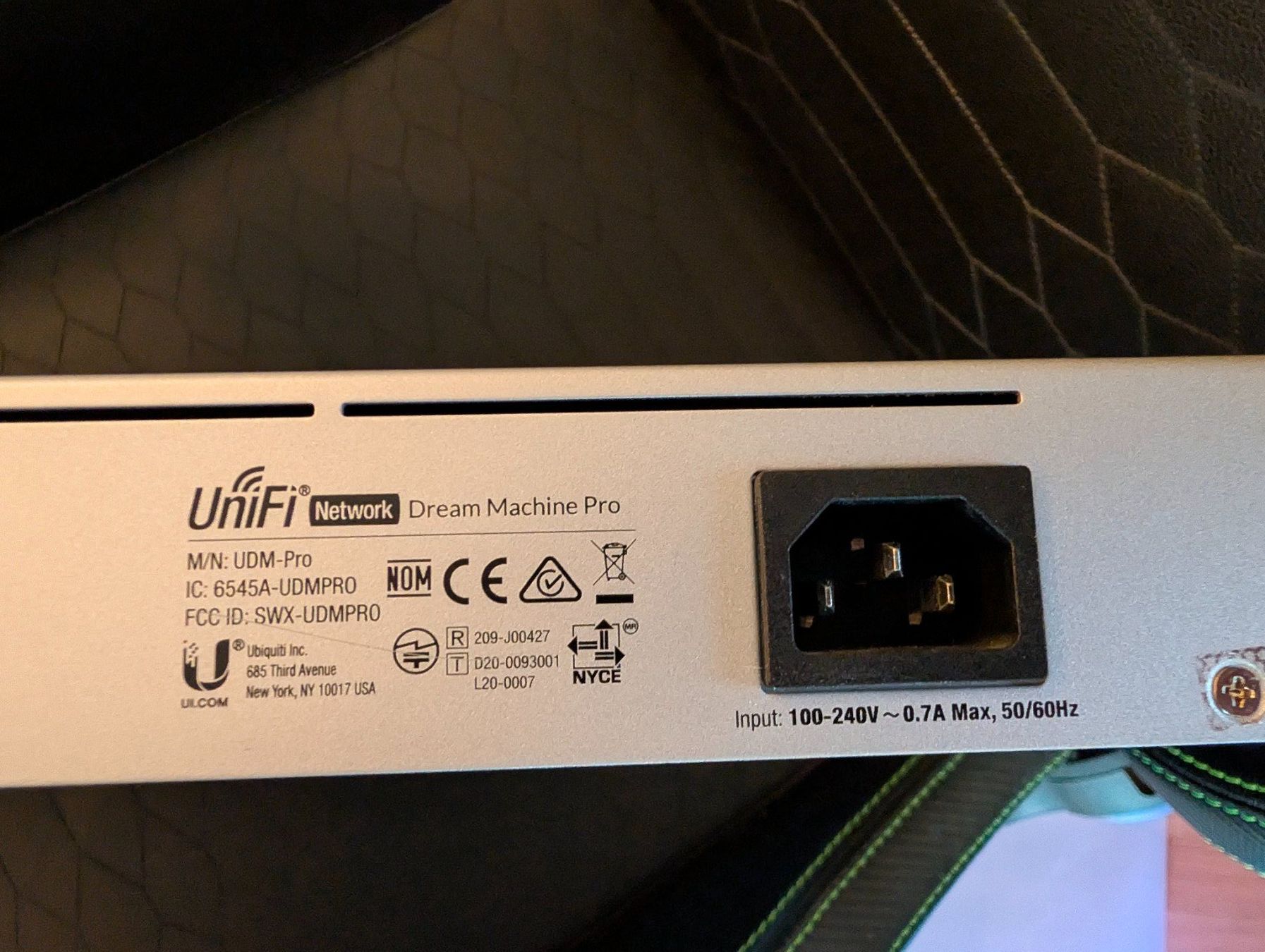 Ubiquiti Modems & Router: Ubiquiti UniFi UDM-PRO Gateway – Gebraucht aus Uznach von ZuneQ 4