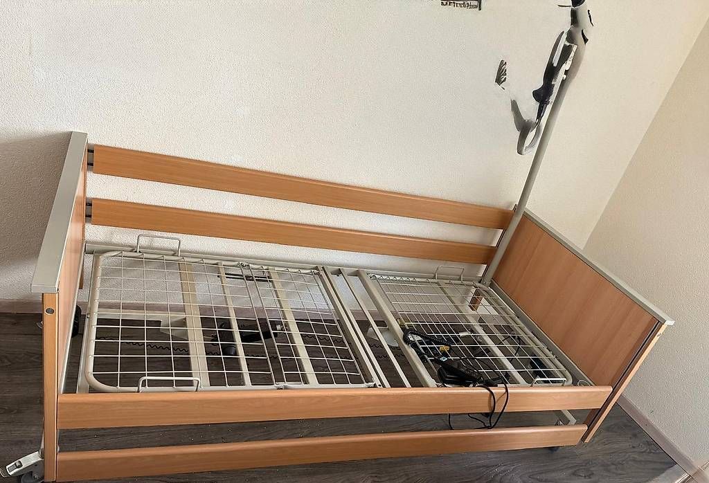 Letti: Lit médicalisé L5 – Usato da La Chaux-de-Fonds venduto da sz2300 4