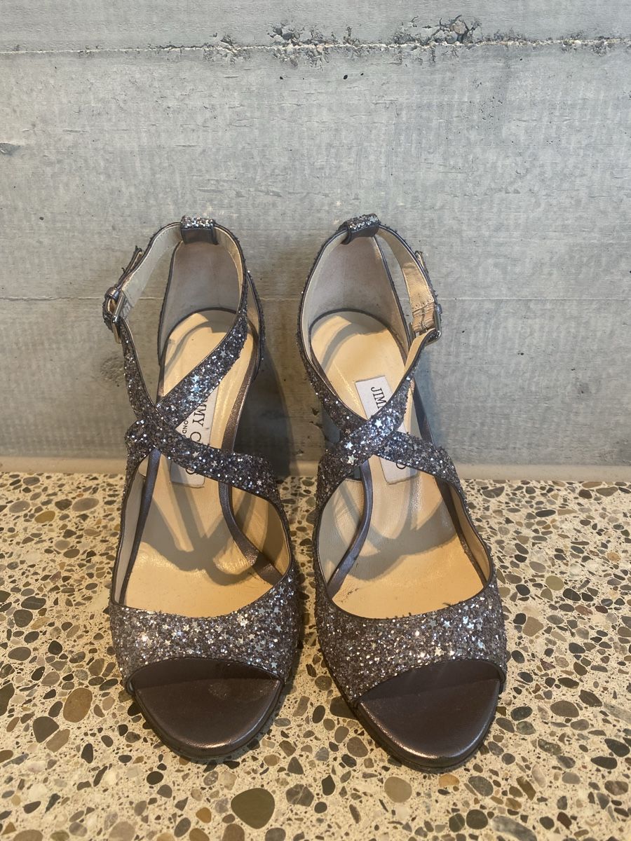 Jimmy Choo Damenschuhe: Jimmy Cho Pumps 👠 – Gebraucht aus zürich von jisamr 9