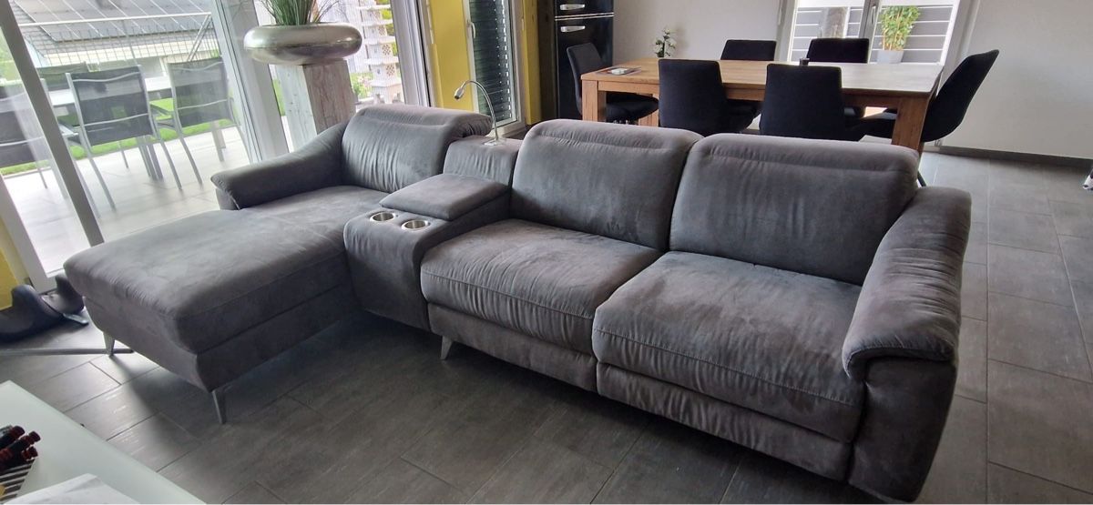 Sofas: Sofa grau mit Funktionen und Becherhaltern – Gebraucht aus Urswil von mimi8888