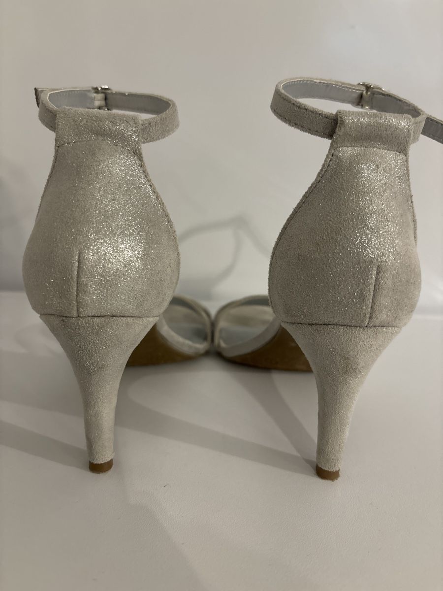 Graceland Damenschuhe: Sandaletten Graceland 37 – Gebraucht aus Oberwil b.Büren von holzschnitzu 2