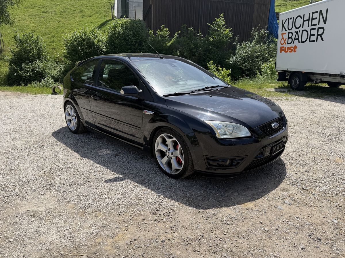 Ford Autos: Ford Focus ST 2.5   – D'occasion à Trubschachen par mei_yhb2 2