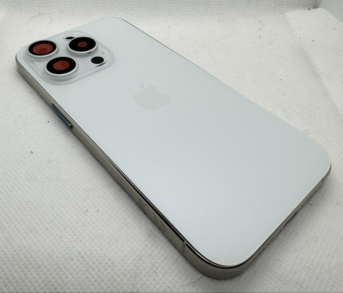 Apple Telefoni cellulari / Smartphones: — iPhone 15 Pro-Housing — – Nuovo e nell'imballaggio originale da Bouveret venduto da i_-Nova