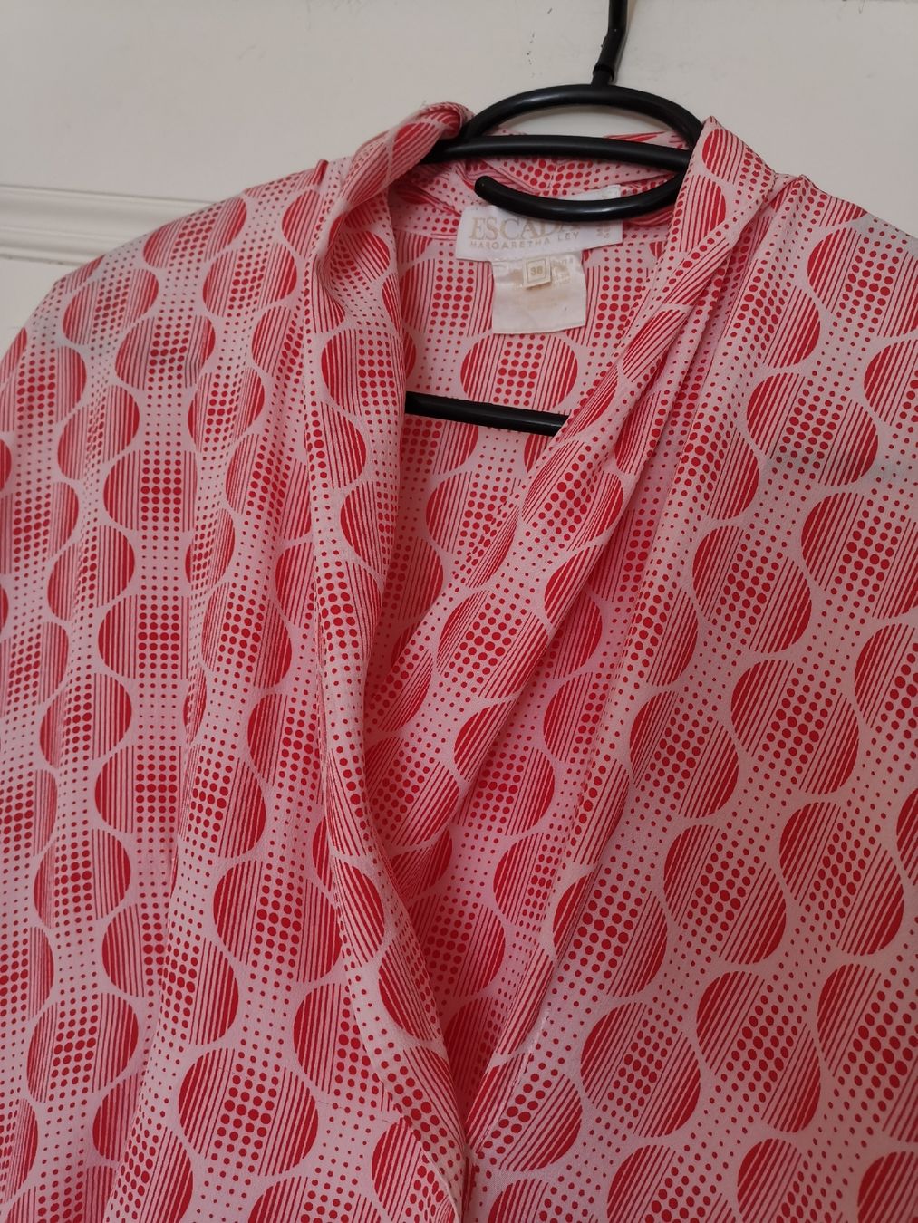 Escada Camicette: Escada Seidenbluse  – Usato da Uerikon venduto da pink_flamingo 1