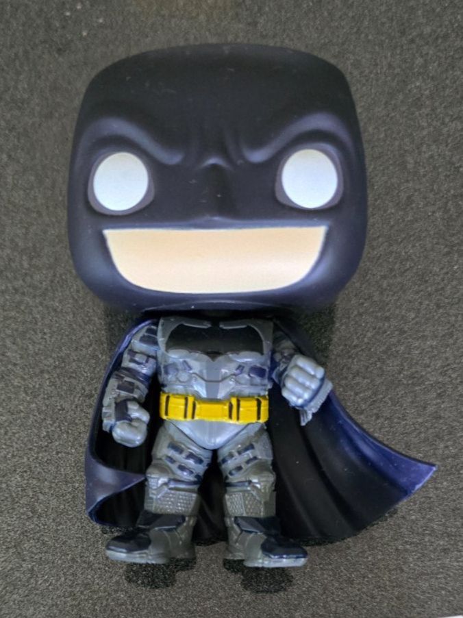 Funko Statuette: Funko Pop Batman – Usato da Meggen venduto da Rasprodaja
