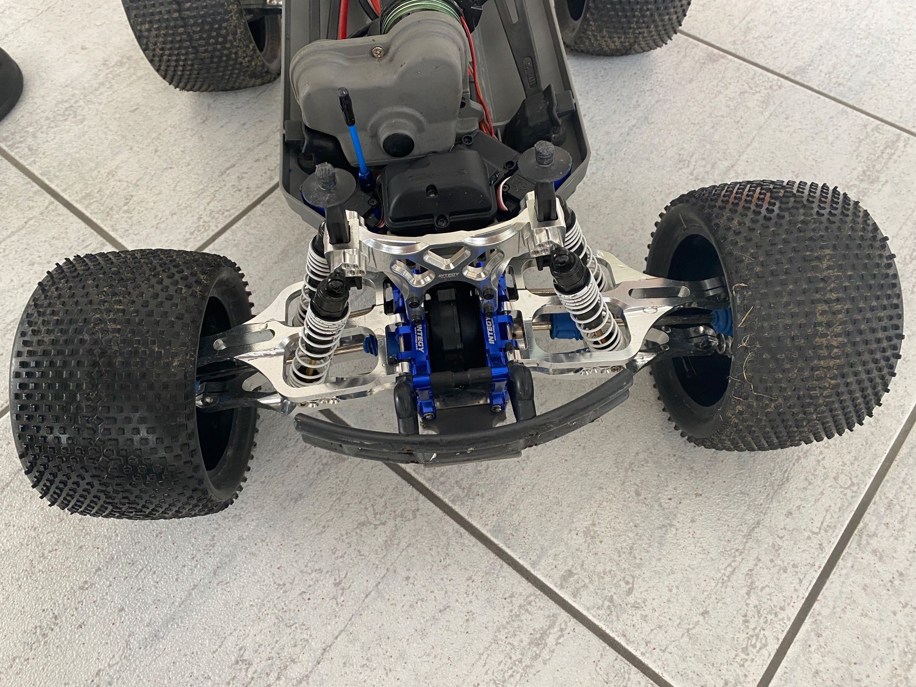 Traxxas Modellismo RC: Truggy Traxxas E-Maxx 1:10 – Usato da Beckenried venduto da Kensykatro 8