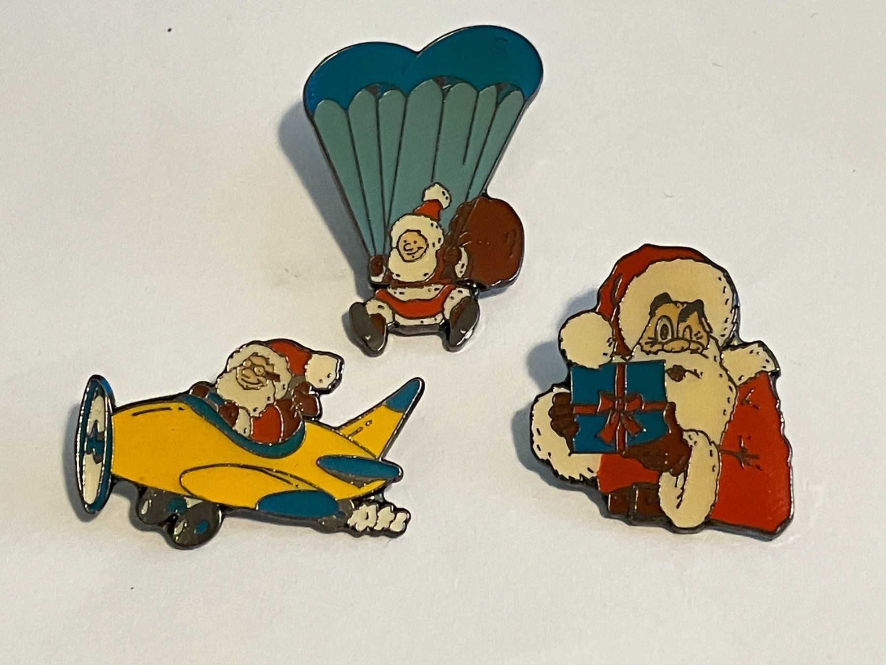 Placchette & Badge: 3 Pin Weihnachtsmann – Usato da Basel venduto da djwwpp
