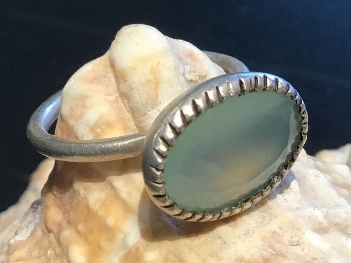 Bagues: Hübscher Silber Ring mit Chalzedonit Gr. 58 – Neuf (Voir description) à Allschwil par rah_8bfj