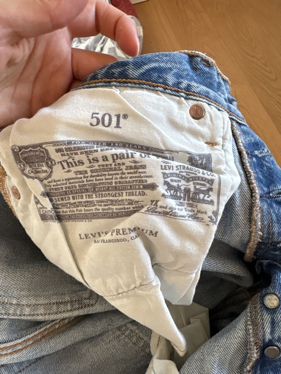 Levi's Jeans: Distressed Levi's Jeans – Neu (gemäss Beschreibung) aus Oberhasli von ani_97f7 3