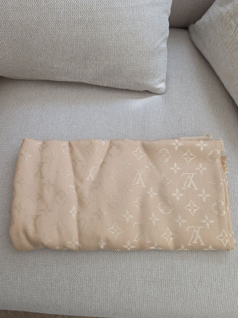 Foulard & Sciarpe: Louis Vuitton Classic Monogram Tuch / Schal – Nuovo (secondo la descrizione) da Allschwil venduto da Jadranka76 2