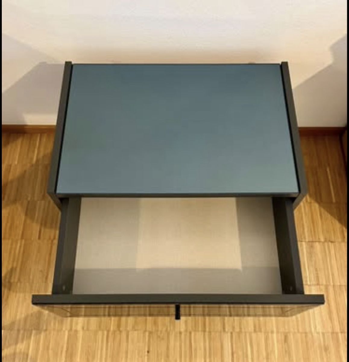 Tables de nuit: Mirrored Nightstand Drawer – D'occasion à Basel par bob_85by 2
