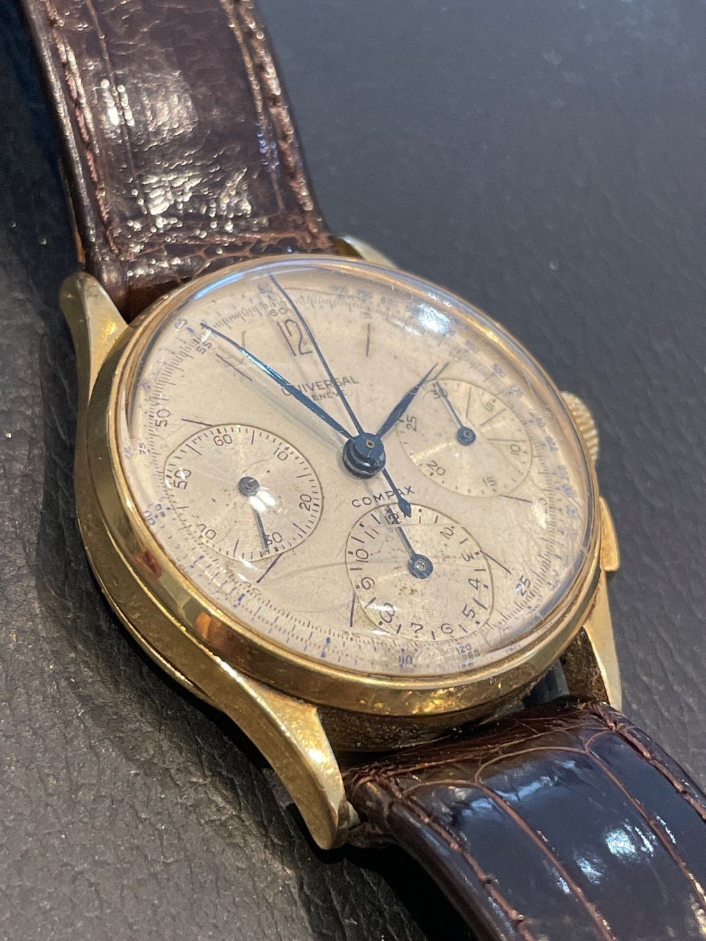 Universal Genève Markenuhren: Universal Geneve Chronograph 18K - Vintage – Gebraucht aus Chavornay von  2