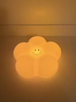 Blumen-Nachtlicht aus Silikon mit Smiley, Farbwechsel-LED
