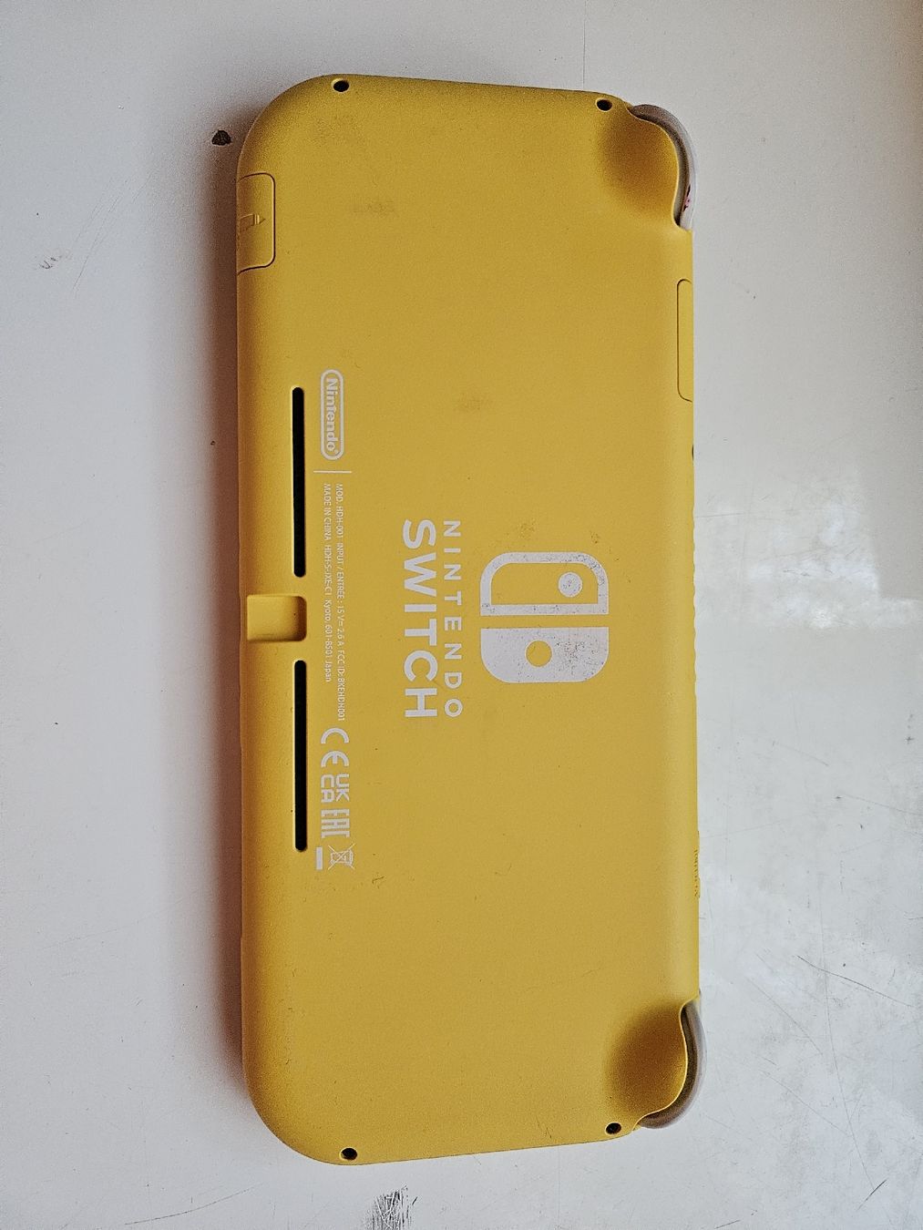 Nintendo Console: Nintendo Switch Lite Gelb komplett mit OVP Gebraucht – Usato da Sutz venduto da justinundfriends 2