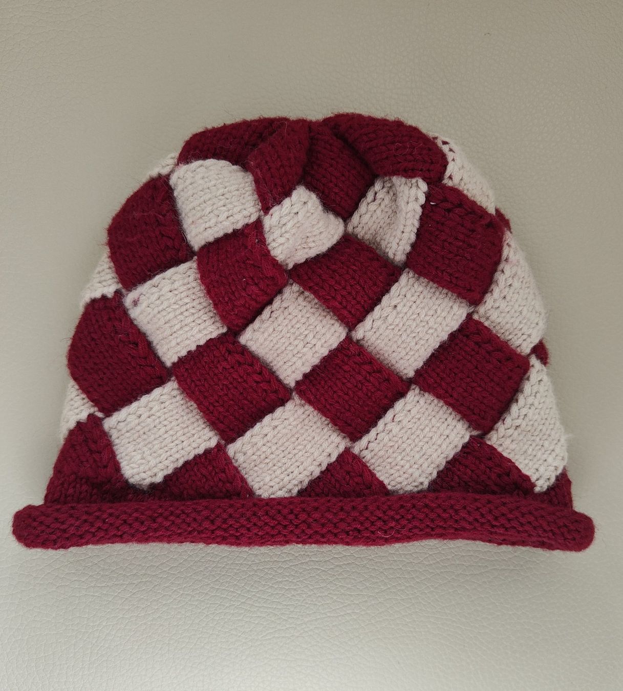 Copricapi, berretti & cappellini: Beanie, Einzelstück, handgestrickt – Nuovo e nell'imballaggio originale da Rümlang venduto da 21f 2