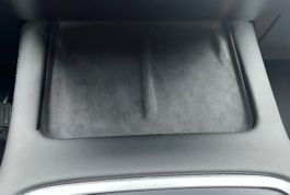 Ladeabdeckung für TESLA Model 3 & Y in Schwarz