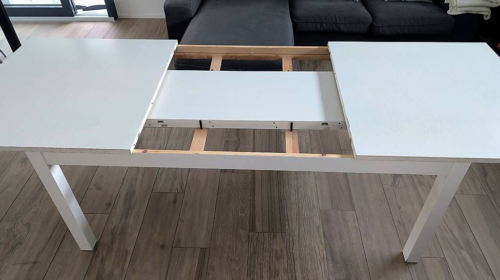 Tables: Table/Esstisch IKEA Bjursta - Gratuite/Gratis – D'occasion à St. Ursen par b_anael 1