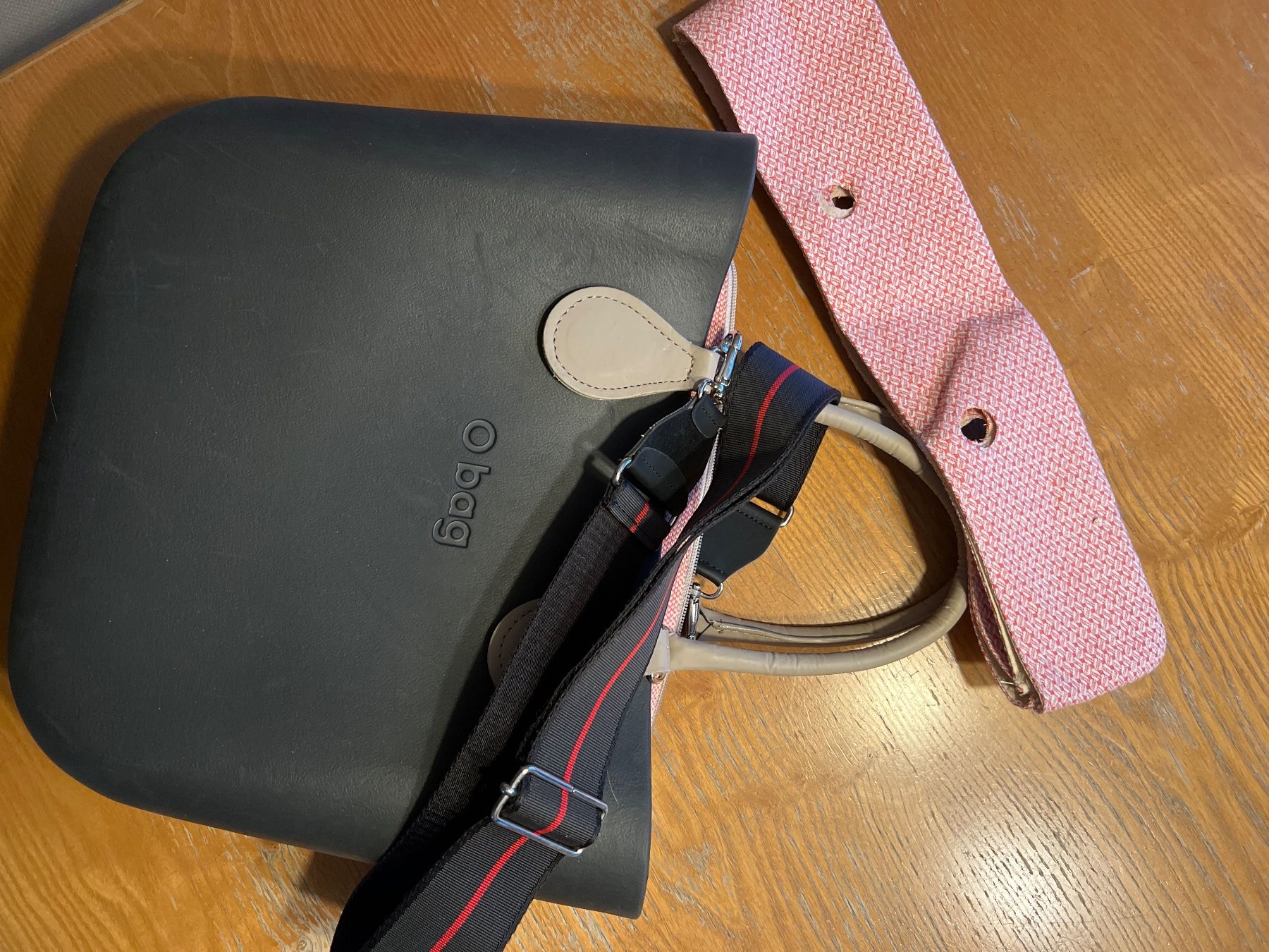 Obag Sacs femmes: SALE Obag Schwarze Tasche O bag in super Zustand – D'occasion à Ruggell par Malbuntiger01 3