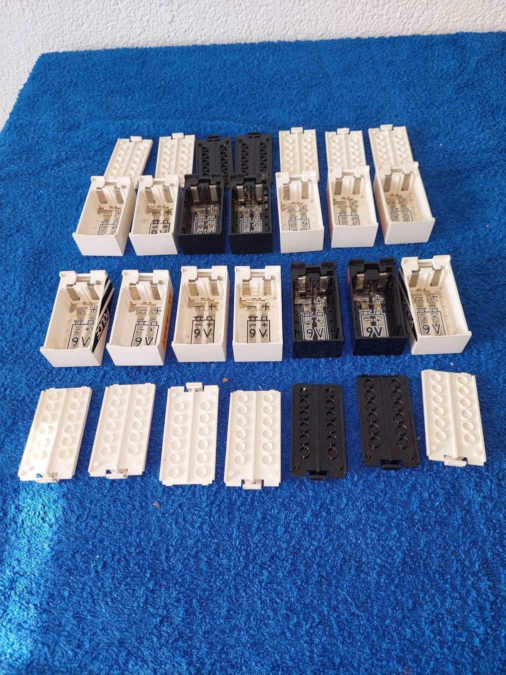 Lego Kit di costruzioni: Lego Batterie Box 9Volt – Usato da Altenrhein venduto da schalumpfi