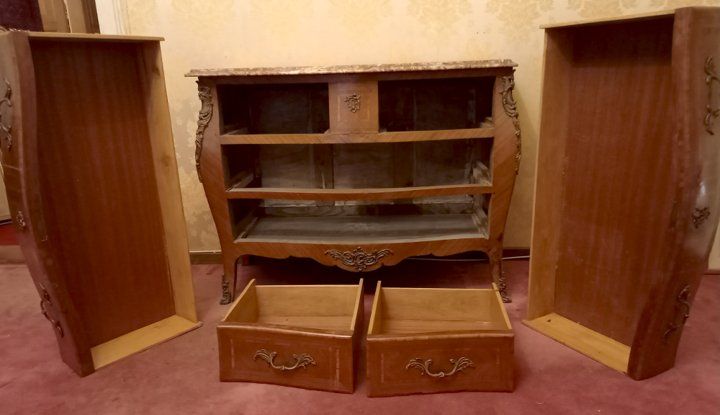 Cassettiere: Commode Louis XV – Usato da Ponts-de-Martel venduto da Henri-Louis 2